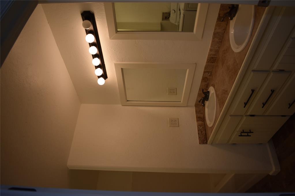 1020 S Morgan Property Photo 16