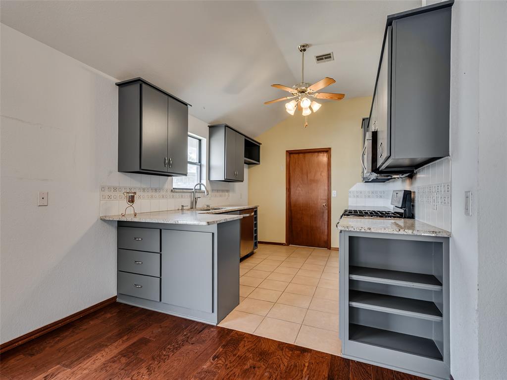 1720 Oriole Court Property Photo 7