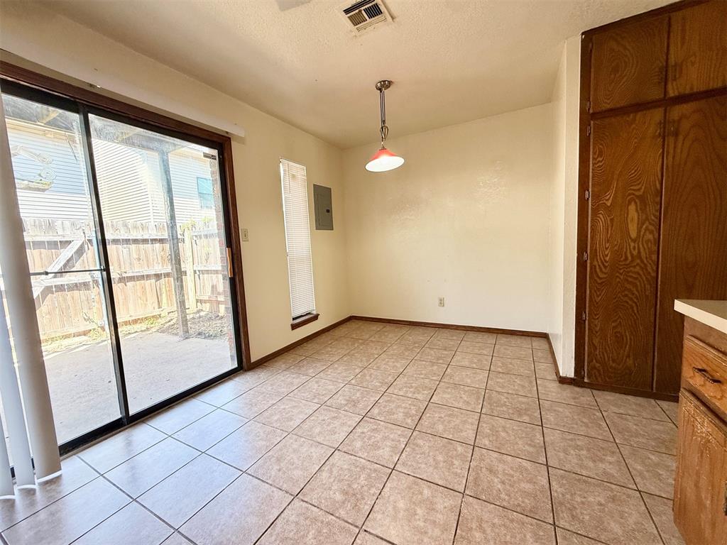 1901 E Lindsey Street 30 Property Photo 5