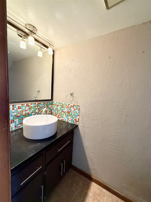 1901 E Lindsey Street 30 Property Photo 8