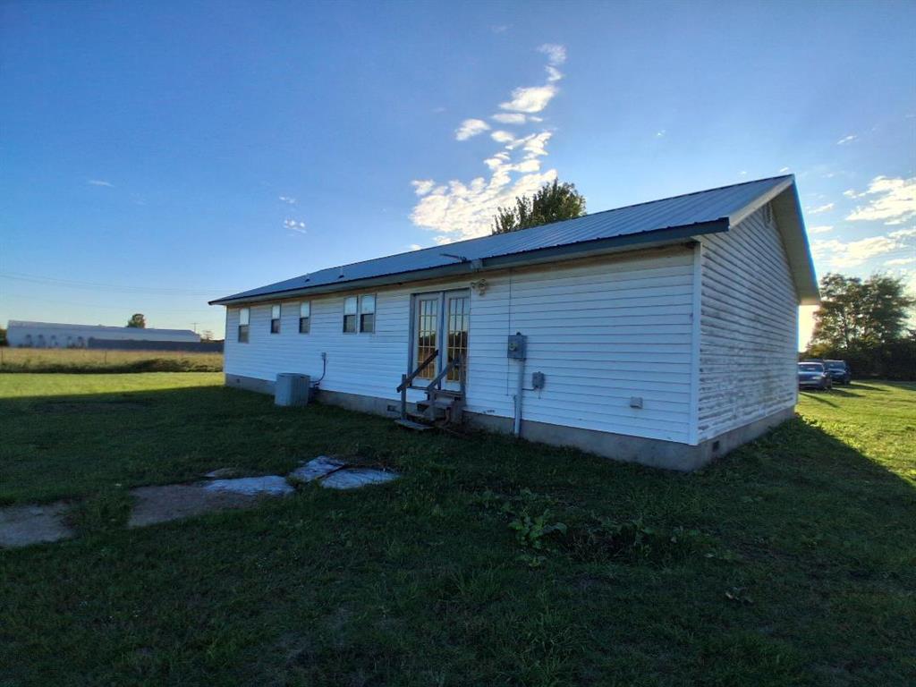 108162 N 3750 Road Property Photo 2