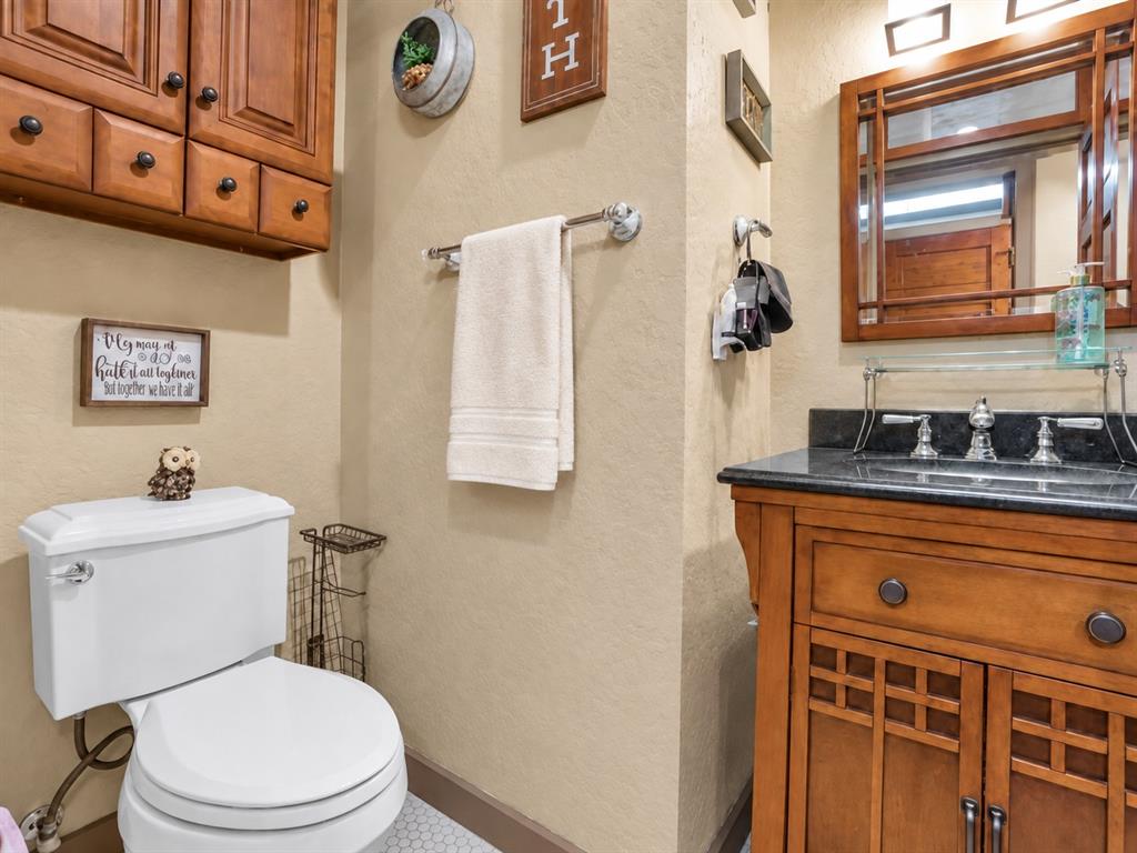 203 N Lowe Street Property Photo 4