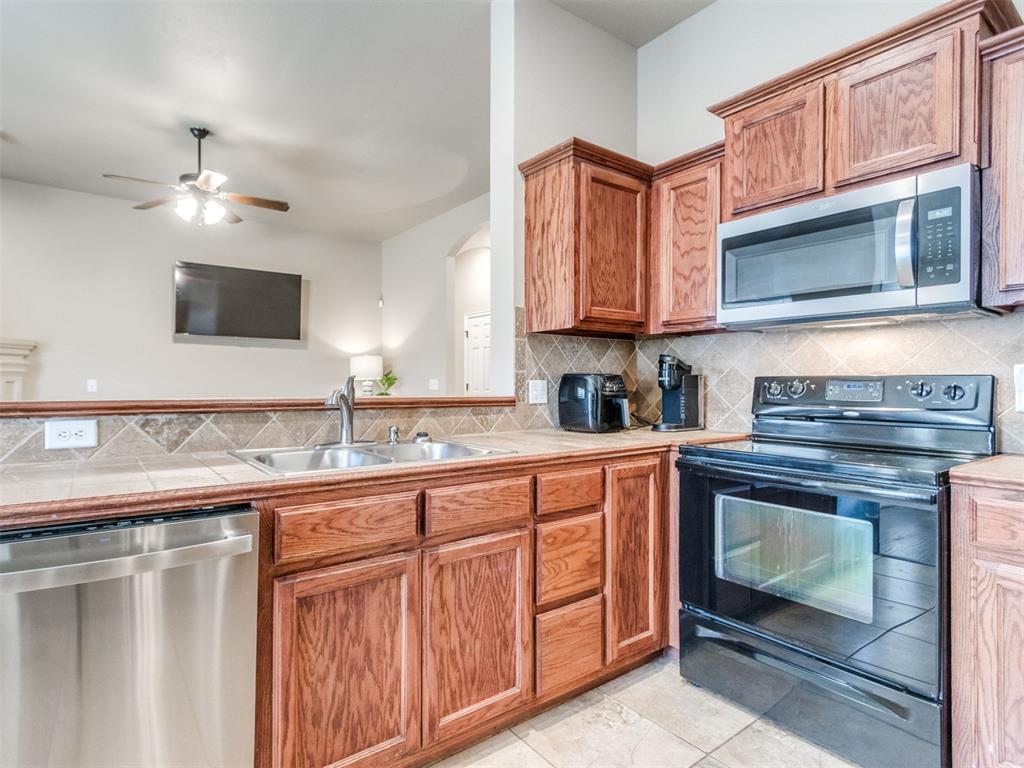 10820 Turtlewood Drive Property Photo 12