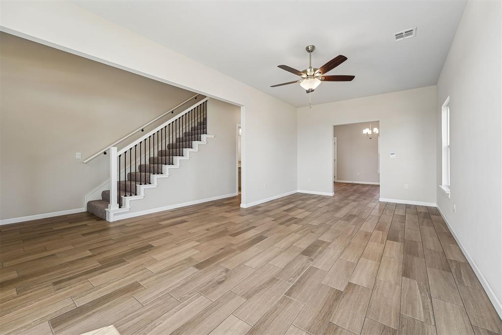 1687 Bloomington Court Property Photo 3