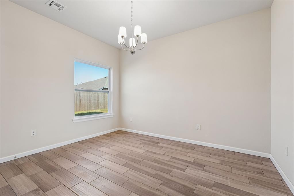 1687 Bloomington Court Property Photo 5