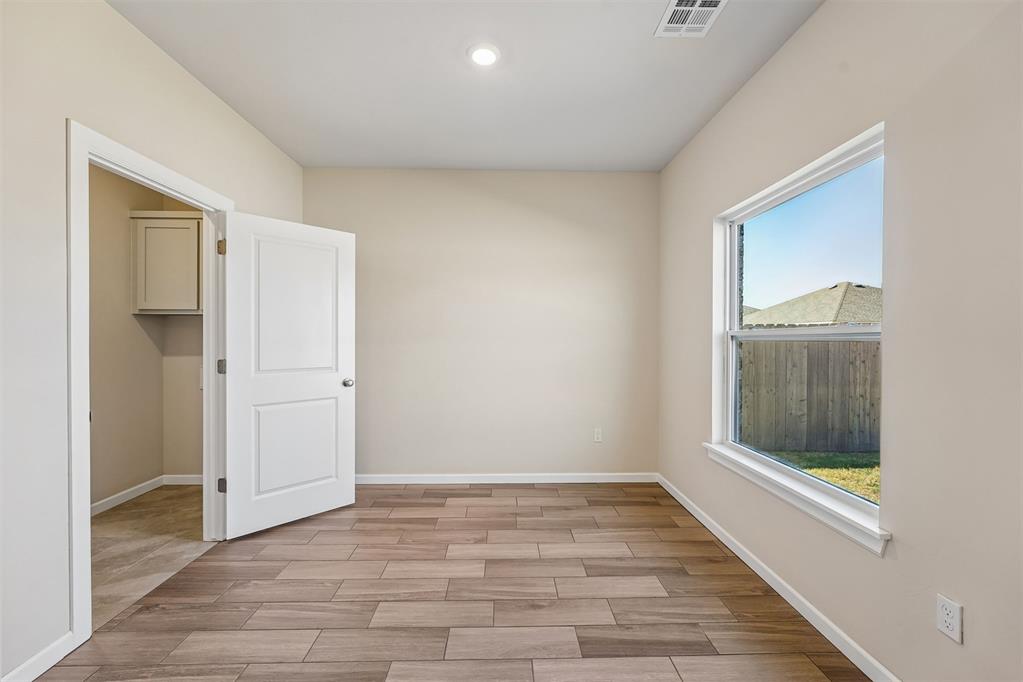 1687 Bloomington Court Property Photo 12