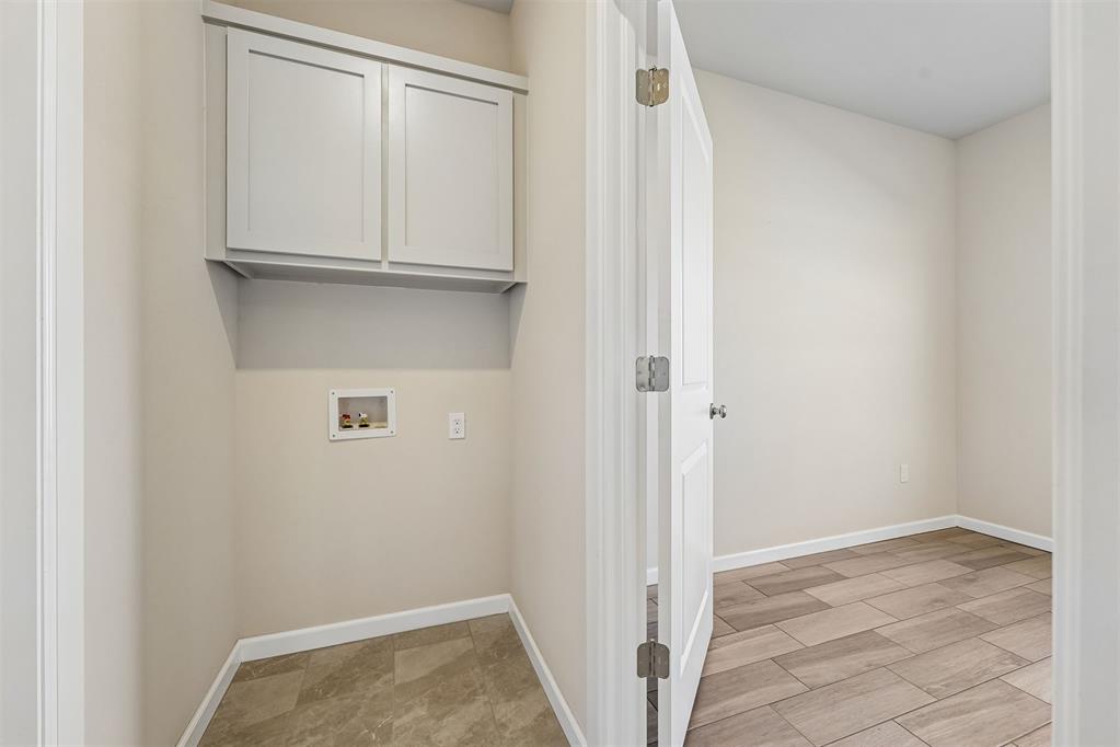 1687 Bloomington Court Property Photo 13