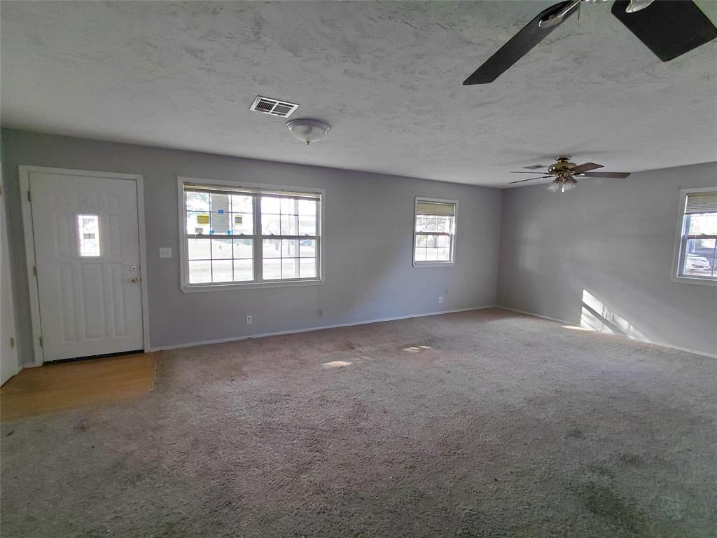 320 Mckinley Avenue Property Photo 3
