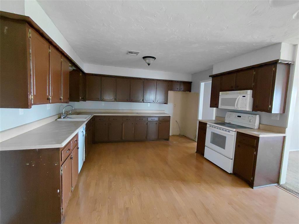 320 Mckinley Avenue Property Photo 5