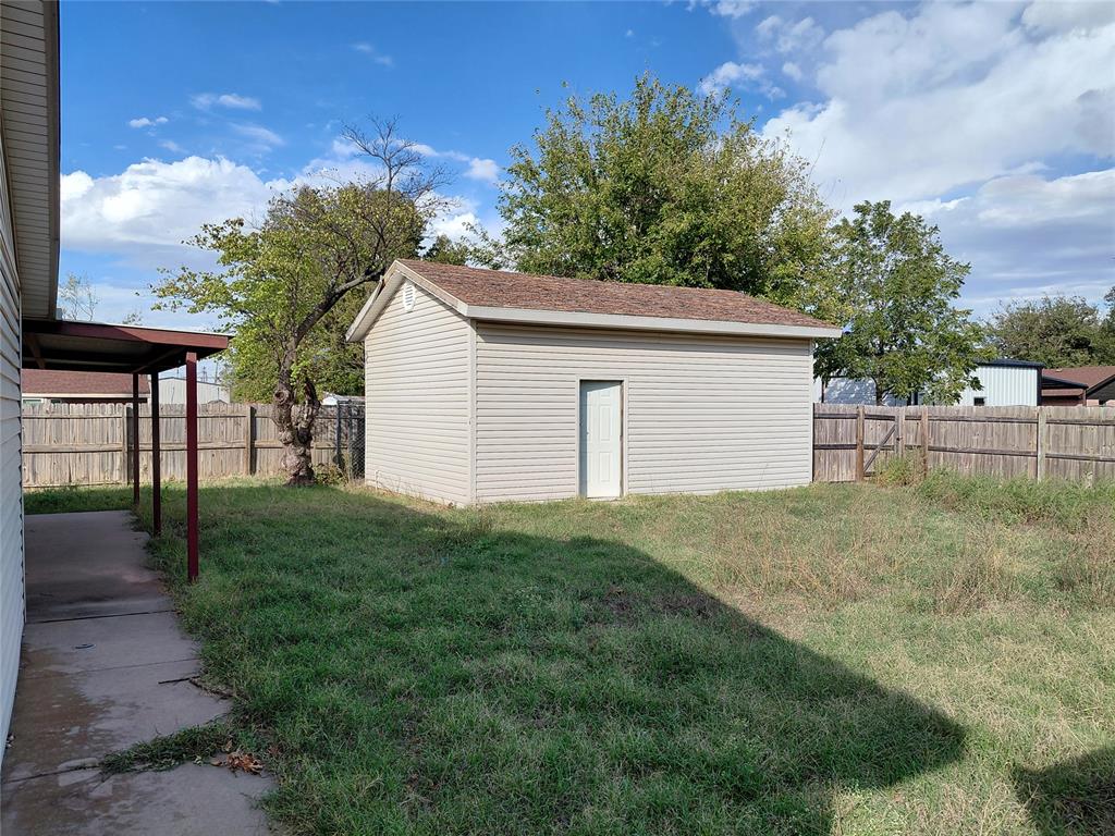 320 Mckinley Avenue Property Photo 12