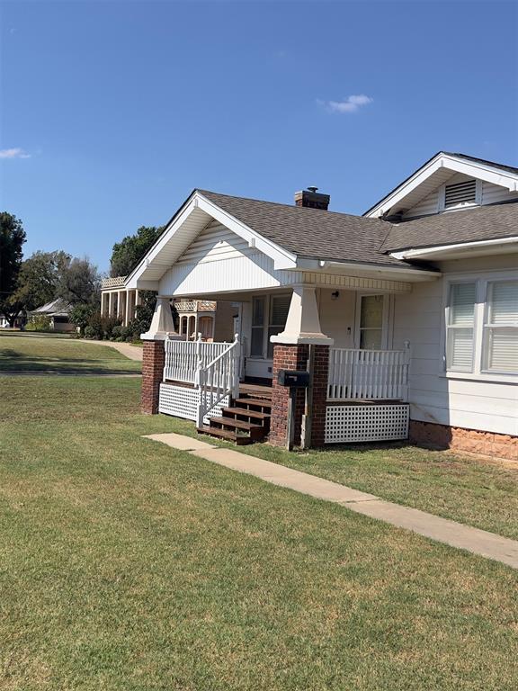 1528 W Missouri Avenue Property Photo 1