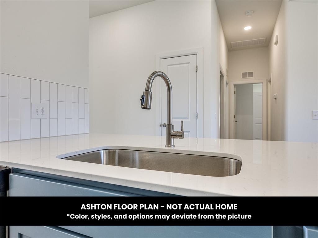 1805 Olive Way Property Photo 10