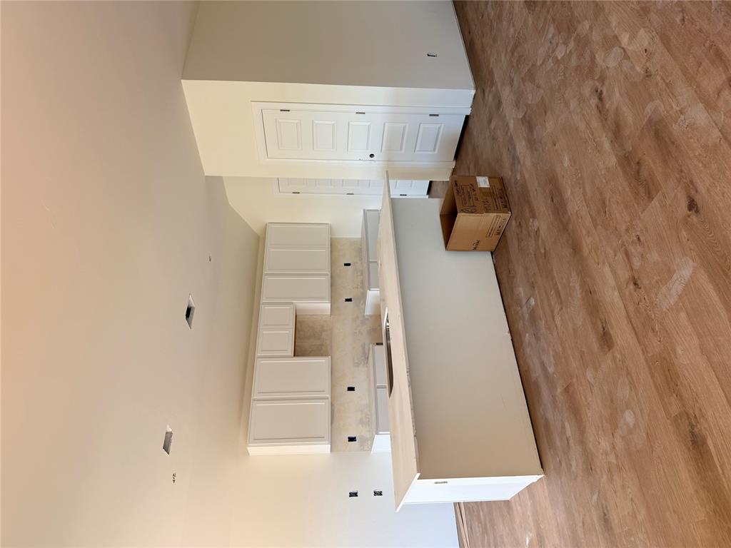 1124 E Stallion Lane Property Photo 5