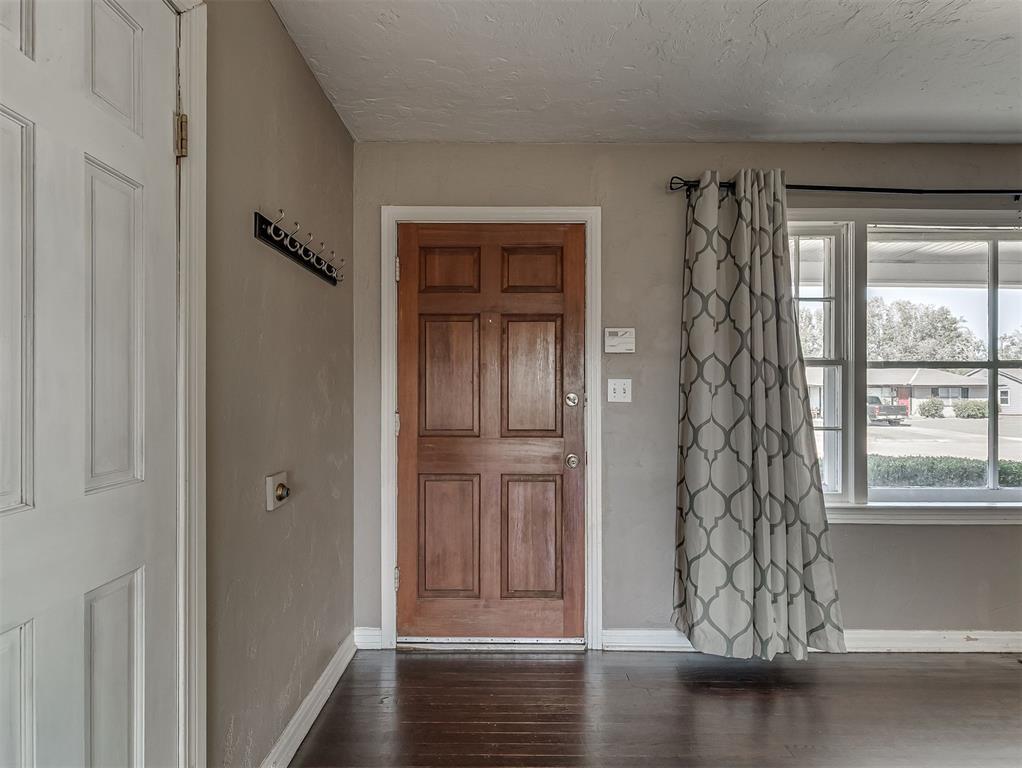 3008 W Fairfield Avenue Property Photo 4