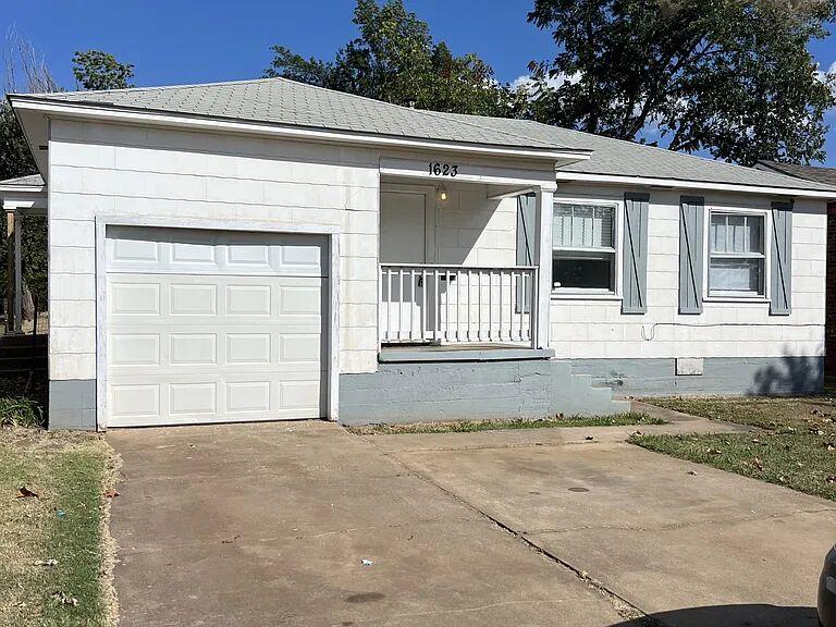 1623 N Louisa Avenue Property Photo 1
