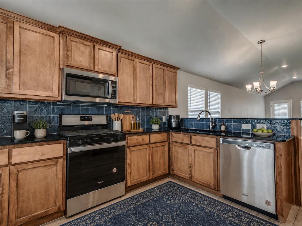 405 Vista Drive Property Photo 4