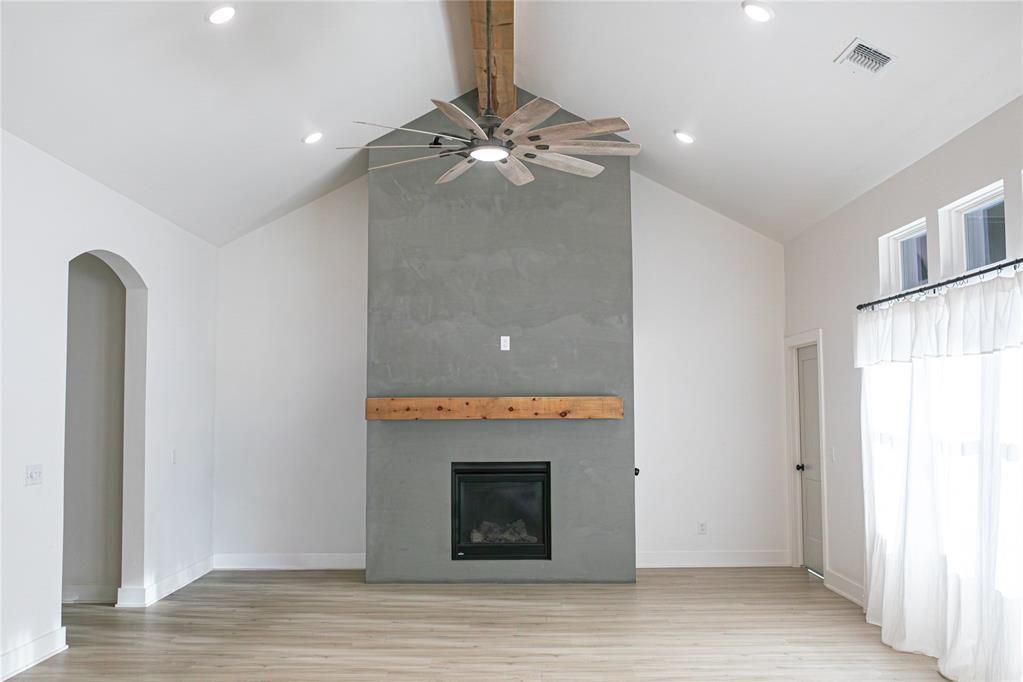 15800 Bison Drive Property Photo 3
