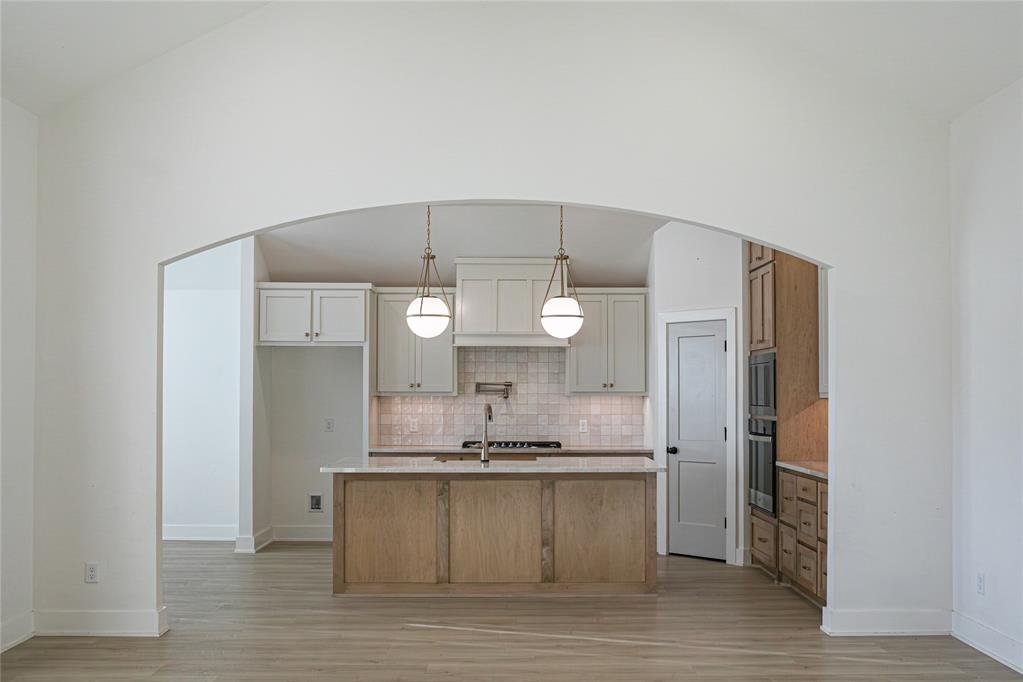15800 Bison Drive Property Photo 5