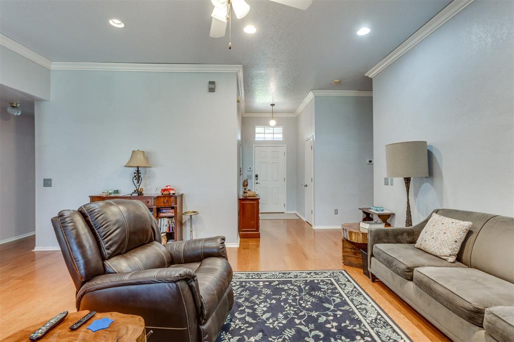 421 E Magnolia Terrace Property Photo 14