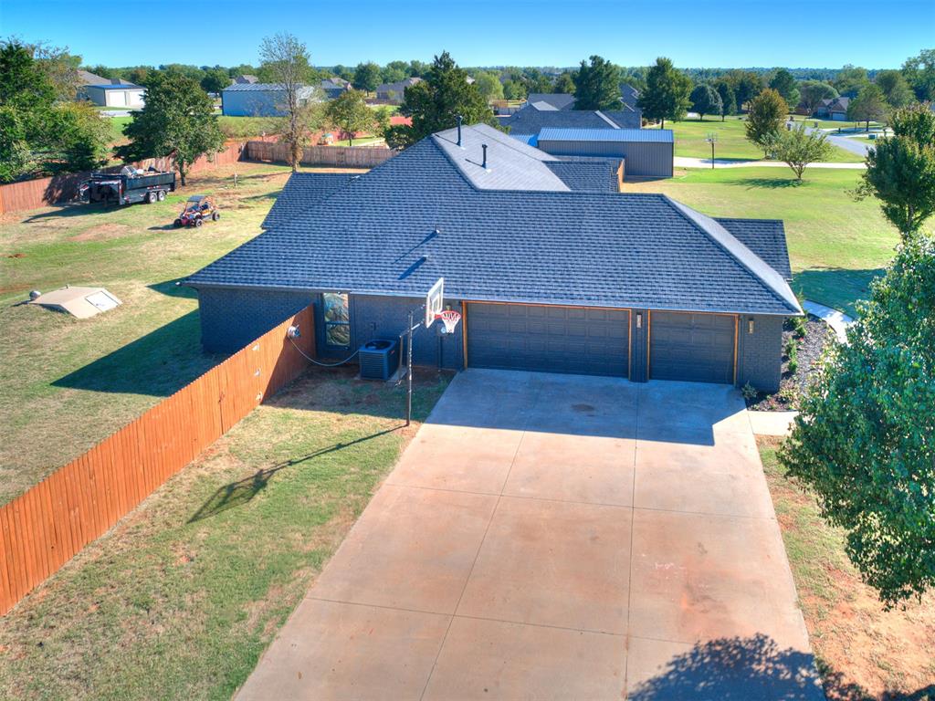 2407 County Road 1195 Property Photo 2