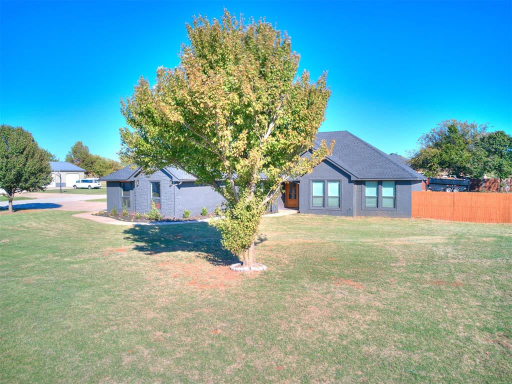 2407 County Road 1195 Property Photo 4