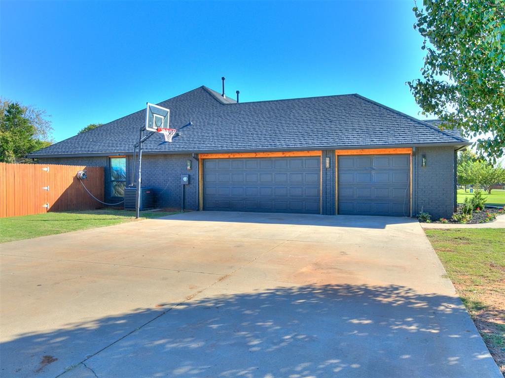 2407 County Road 1195 Property Photo 15