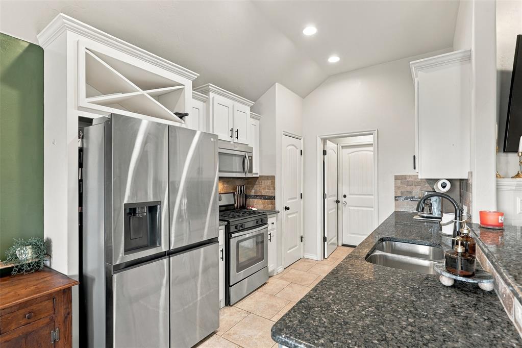 9208 Arman Drive Property Photo 10