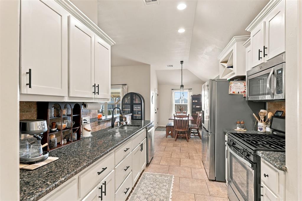 9208 Arman Drive Property Photo 12