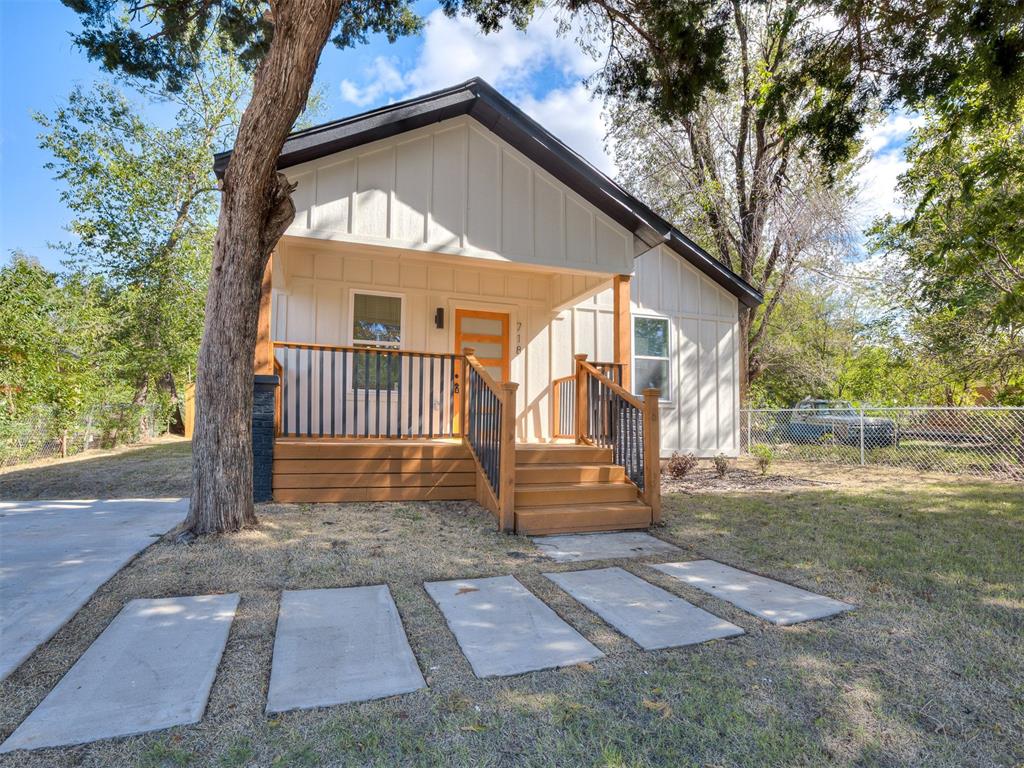 718 N Admire Avenue Property Photo 3