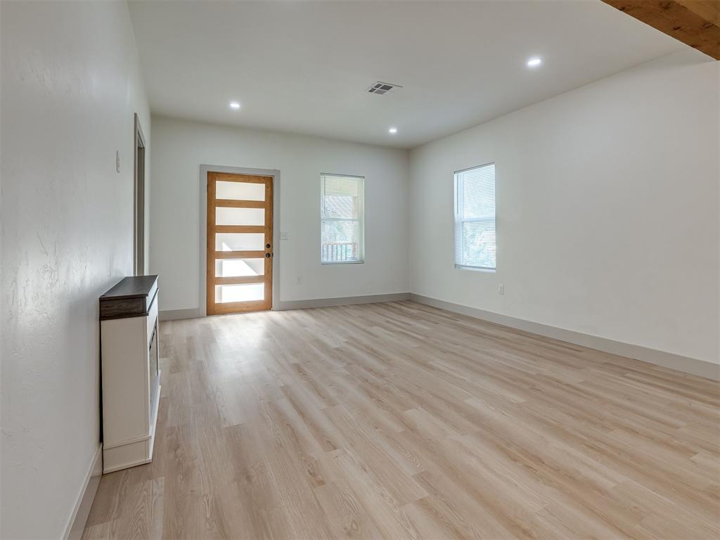 718 N Admire Avenue Property Photo 17