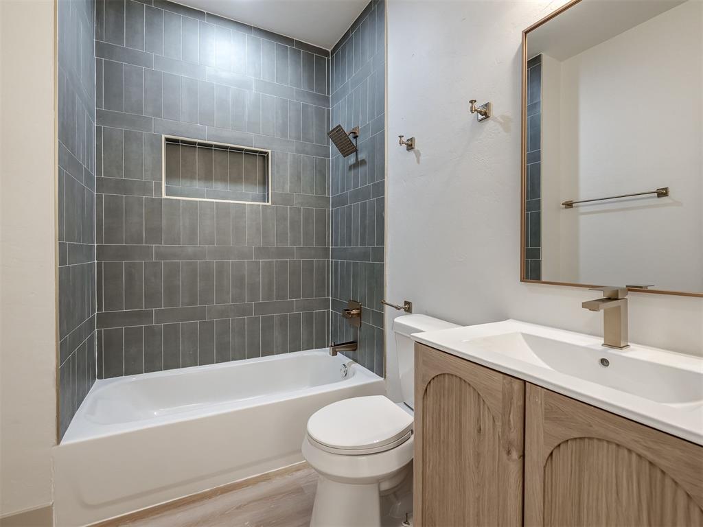 718 N Admire Avenue Property Photo 37