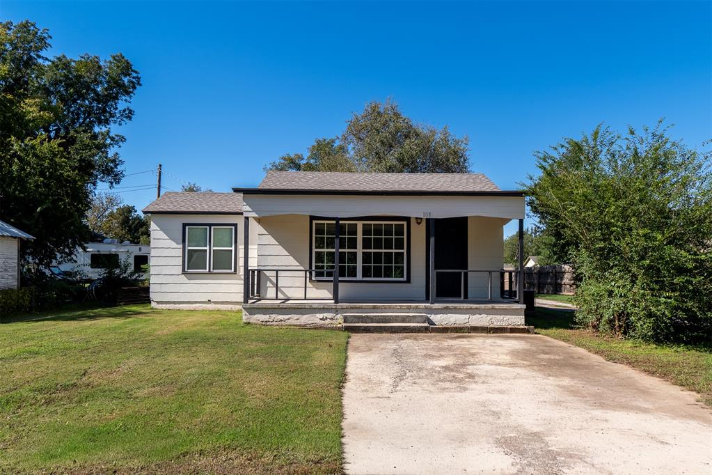 108 S Oak Street Property Photo 1