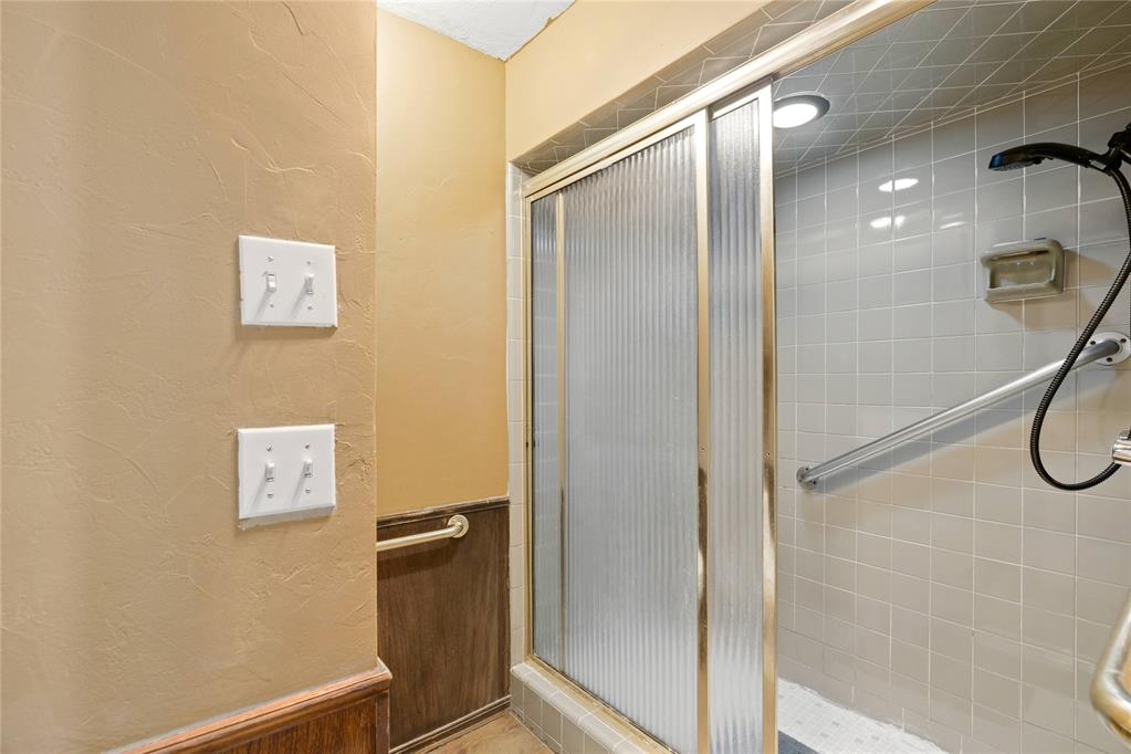 8900 Lansbrook Lane Property Photo 11