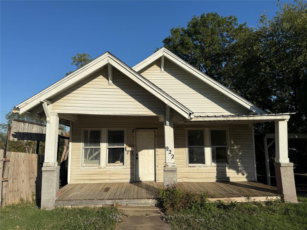 922 S Mekusukey Avenue Property Photo 1