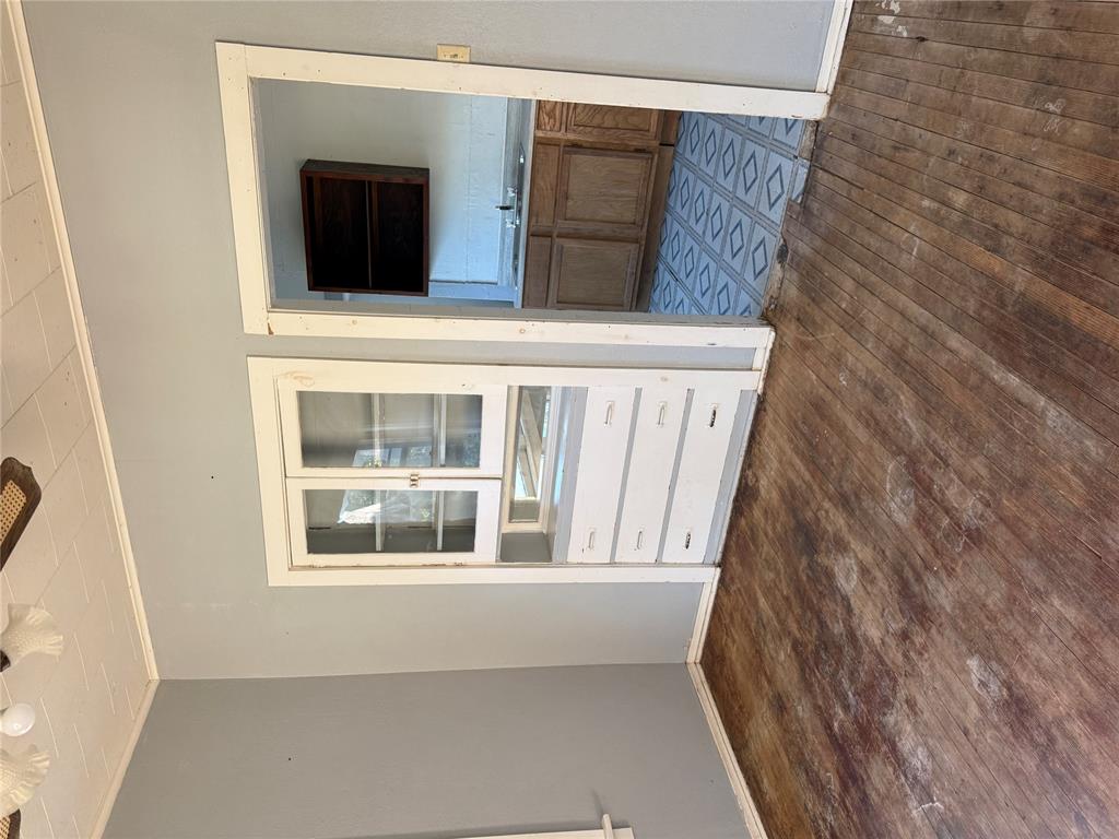 922 S Mekusukey Avenue Property Photo 4