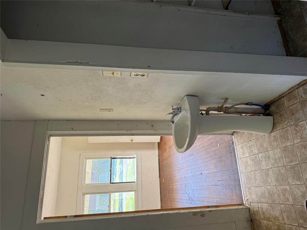 922 S Mekusukey Avenue Property Photo 13
