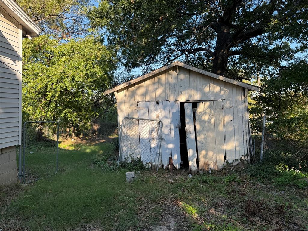 922 S Mekusukey Avenue Property Photo 20