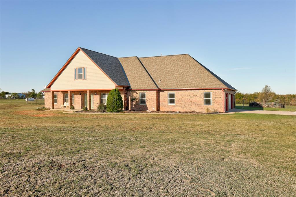 7421 High Meadows Lane Property Photo 3