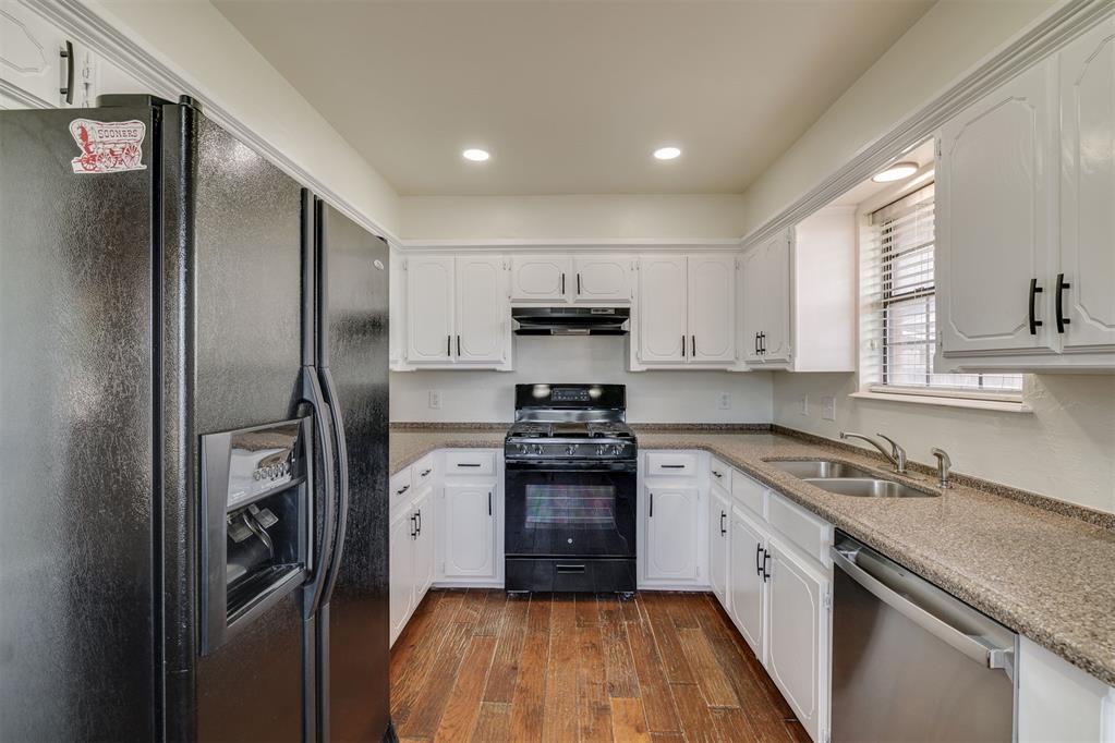 810 N Oak Branch Court Property Photo 11