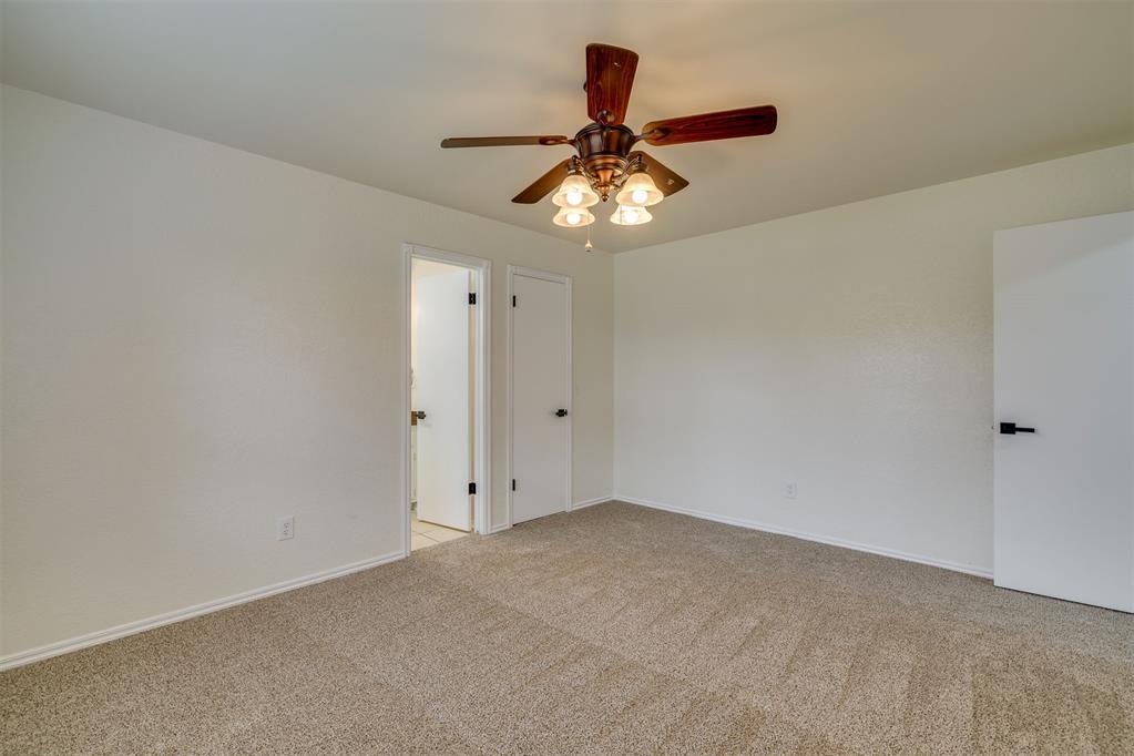 810 N Oak Branch Court Property Photo 21