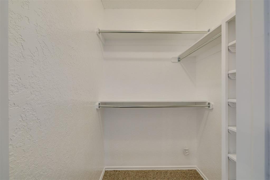 810 N Oak Branch Court Property Photo 23