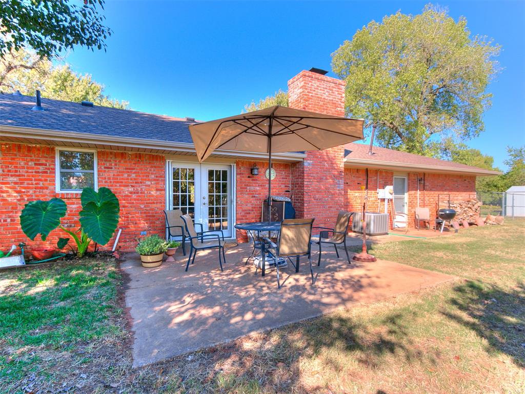 2630 N West Oaks Drive Property Photo 3