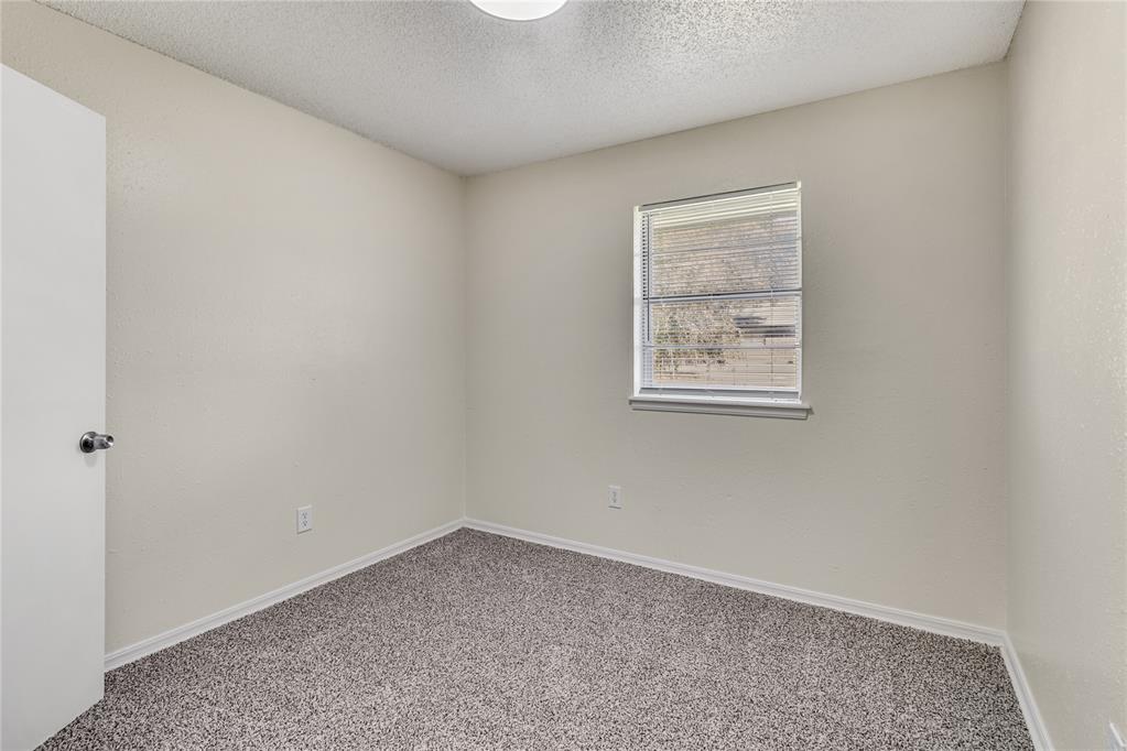 4504 Meadowpark Drive Property Photo 6