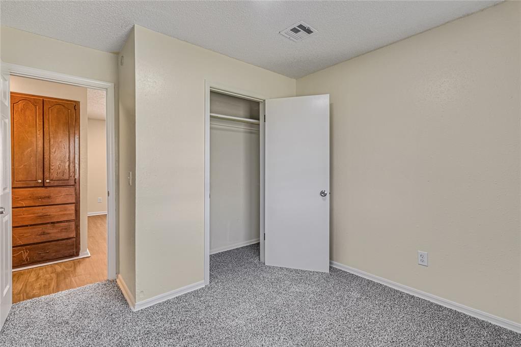 4504 Meadowpark Drive Property Photo 7
