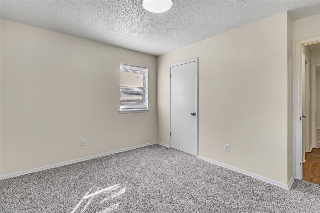 4504 Meadowpark Drive Property Photo 9