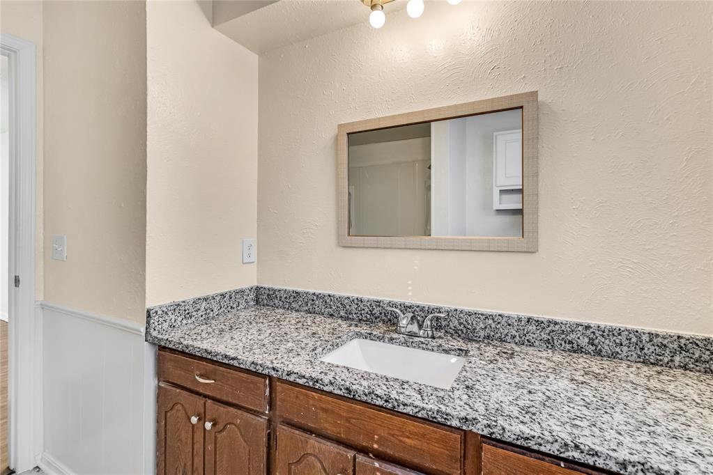 4504 Meadowpark Drive Property Photo 11