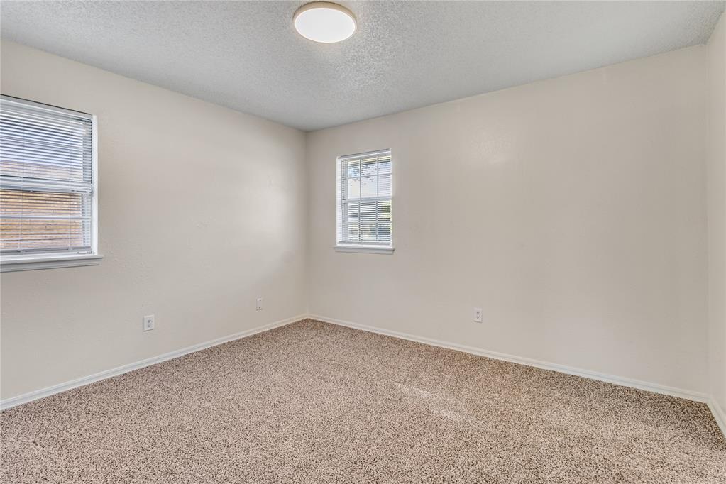 4504 Meadowpark Drive Property Photo 14