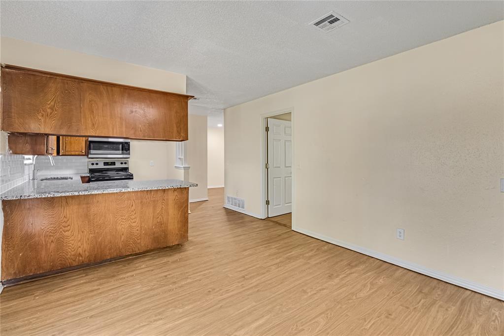 4504 Meadowpark Drive Property Photo 21