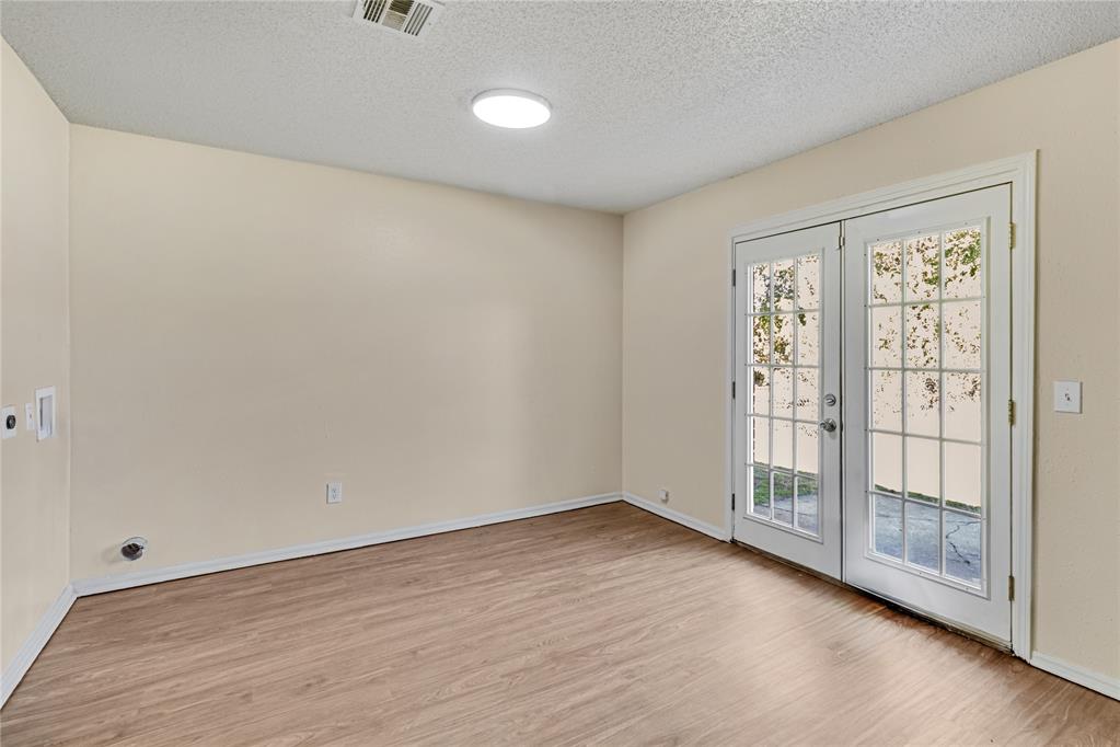 4504 Meadowpark Drive Property Photo 23