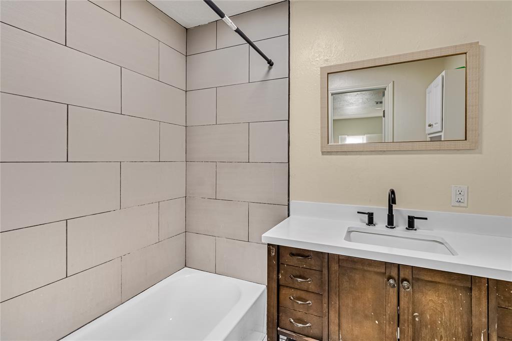 4504 Meadowpark Drive Property Photo 27